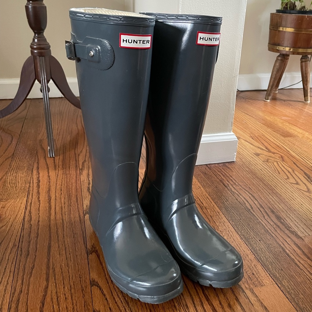 Hunter Boots Size 7 with sock inserts